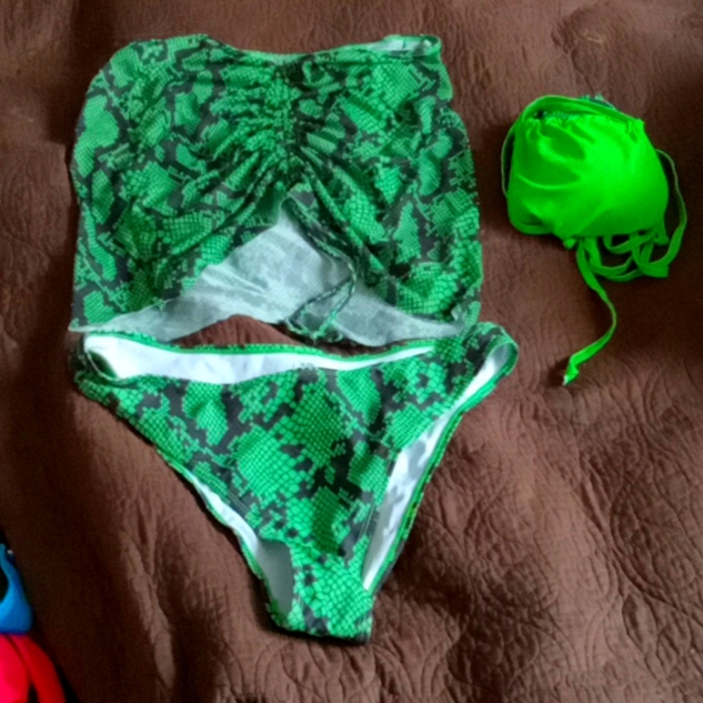 Pool or beach wear